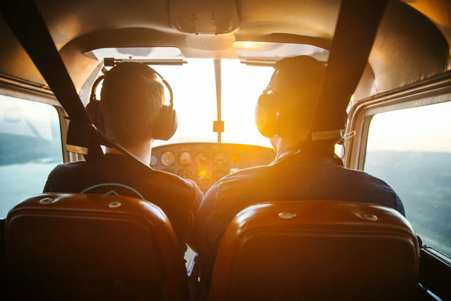 Elite Flight Training & Aircraft Management student pilot and instructor flying over Kankakee, IL