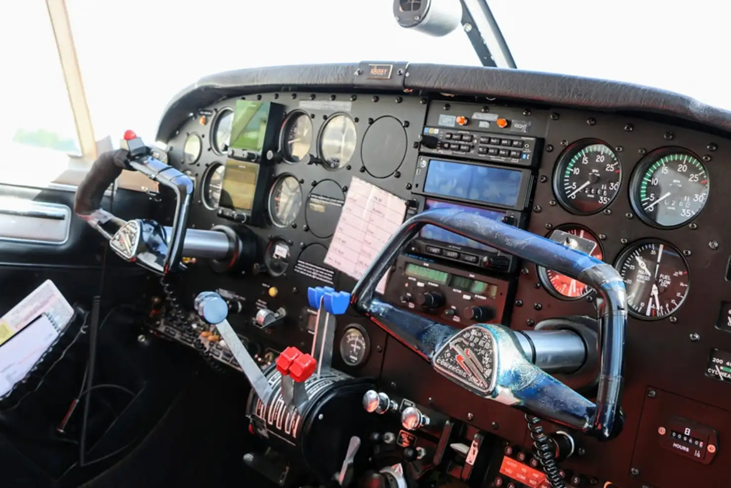 Elite Flight Training Cirrus airplane instrument panel